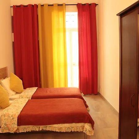 Papaya Suites بيت ضيافة سانت جوليان