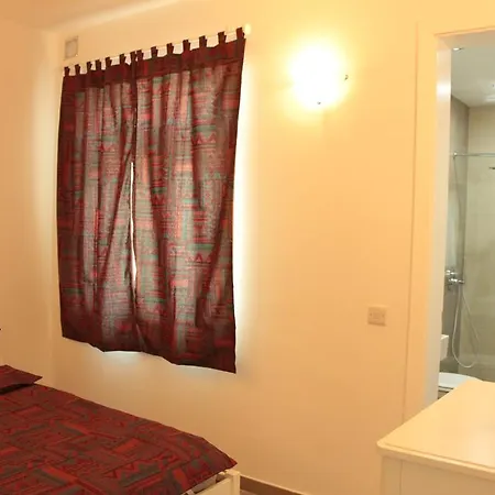 Papaya Suites سانت جوليان