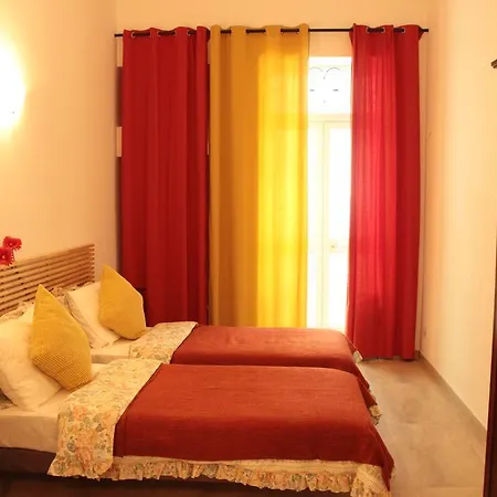 Papaya Suites *