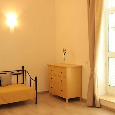 Papaya Suites *