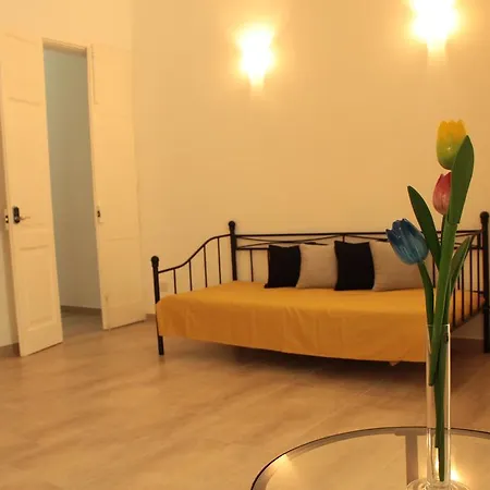 بيت ضيافة Papaya Suites سانت جوليان