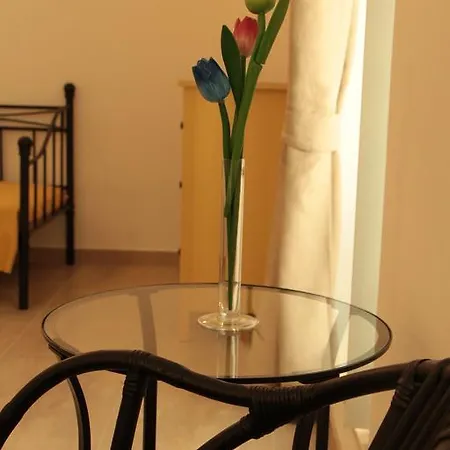 Papaya Suites بيت ضيافة سانت جوليان